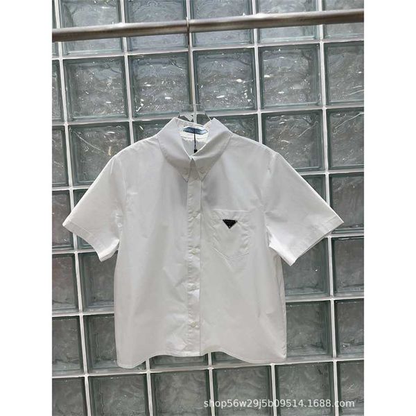 

family spring/summer new pocket inverted triangle decorated simple and fashionable small polo neck shirt, White