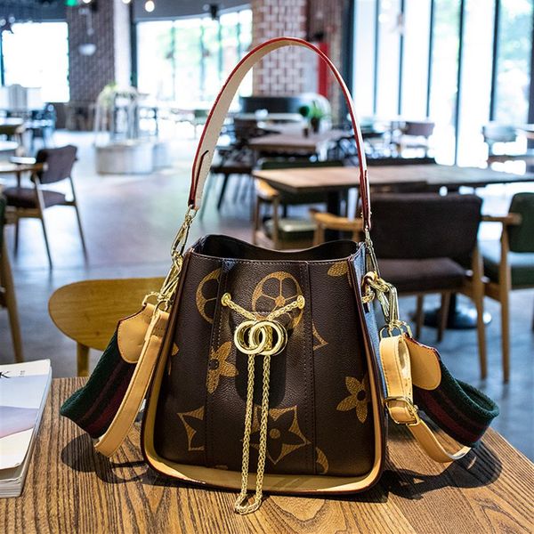 

new vintage women's bag versatile fashion chain bags one shoulder crossbody bucket bag handbag293g