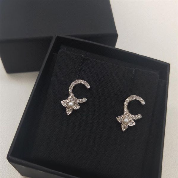 

2022 charm stud earring with diamond and flower shape nature shell beads in 18k gold plated for women wedding jewelry 329c, Golden