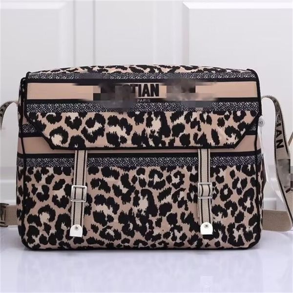 

mom baby diaper bag 3-piece set paris female designer print multifunctional fashion zipper & hasp one shoulder bag mom and girl's gift