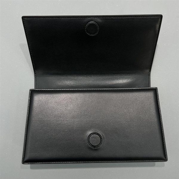 

high-quality shoulder bag made of materials fashionable and high-end business296y