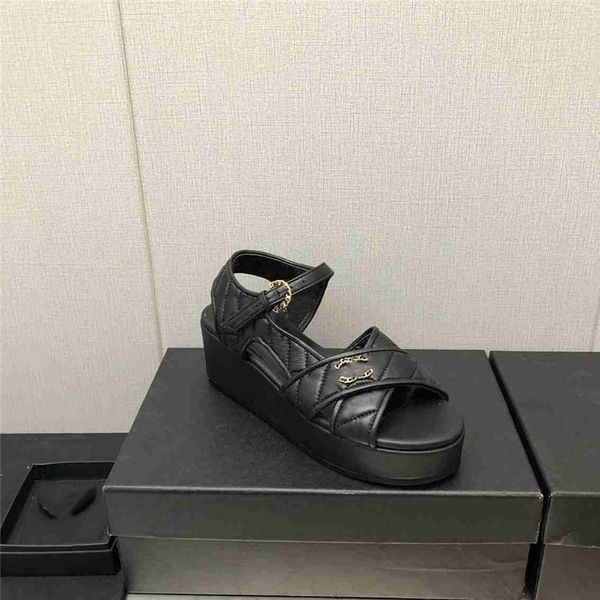 

fashion women's sandals 2023 channel luxury brand letter logo summer women's high heels men's casual student flats 06-09, Black