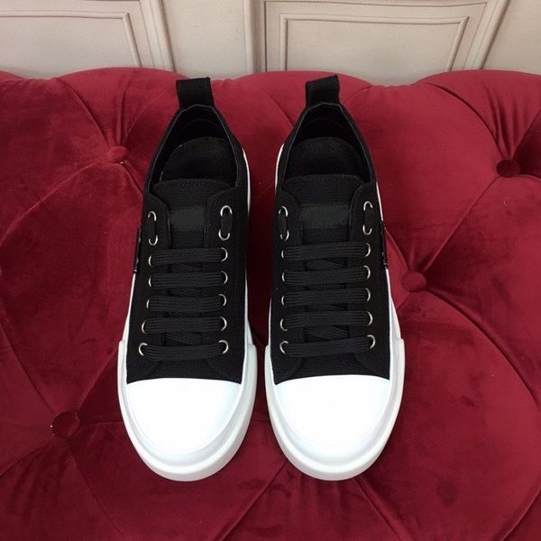 

designer dunks running shoes womans fashion black white leather platform shoe massage outdoor air sports trainers breathable designer sneake