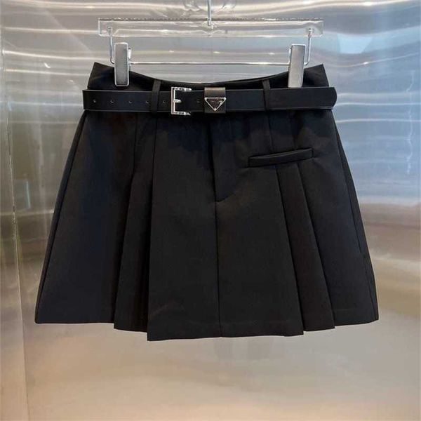 

20% off family spring/summer new waist fold inverted triangle metal belt casual short slim fit skirt, Black