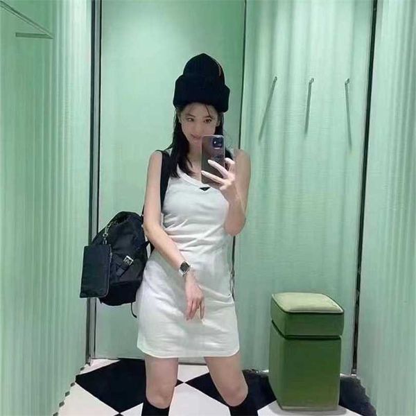 

22% off family wears spring/summer new fashion classic triangle metal rib waist wrap bottom versatile tank skirt, White