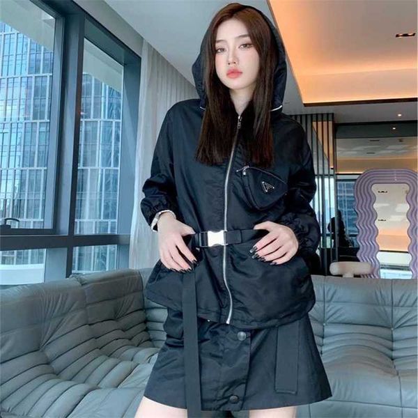 

20% off family's early spring new product black recycled nylon gabardine waistband hooded jacket ins niche