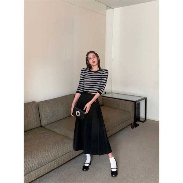 

24% off family spring/summer new temperament casual waist slim triangle embossed wrinkle mid length pleated skirt, Black