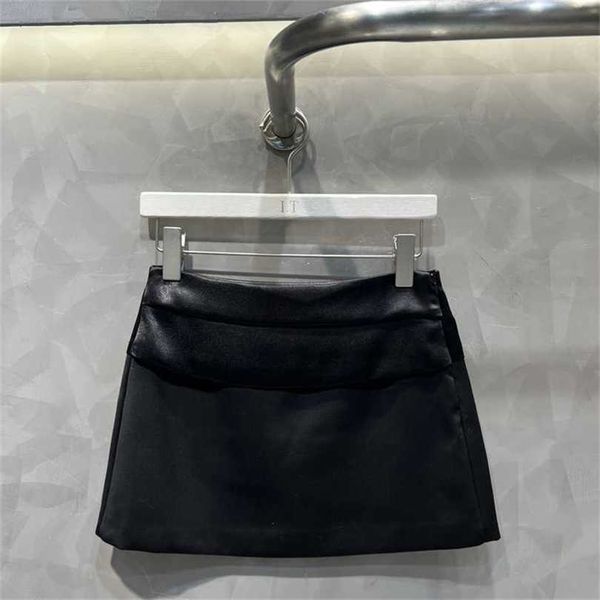 

22% off family spring/summer new trendy and cool fashion contrast color small edge waist slim a-line half length skirt, Black