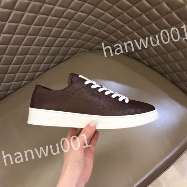 

2023 new r mens causal shoes fashion woman leather lace up platform sole sneakers white black men women luxurys