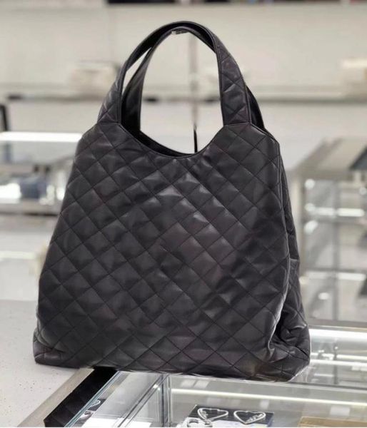 

2022 shopping bags totes icare maxi in quilted lambskin real leather large capacity shoulder tote bag diamond with cha1664636