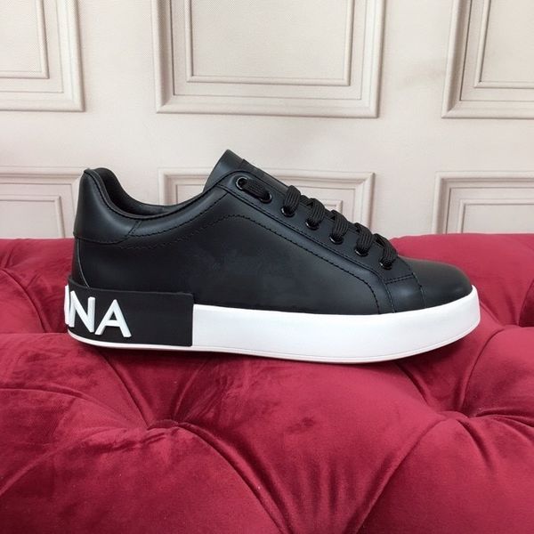 

2023new men designer dunks running shoes fashion black white leather platform shoe massage outdoor air sports trainers breathable designer s