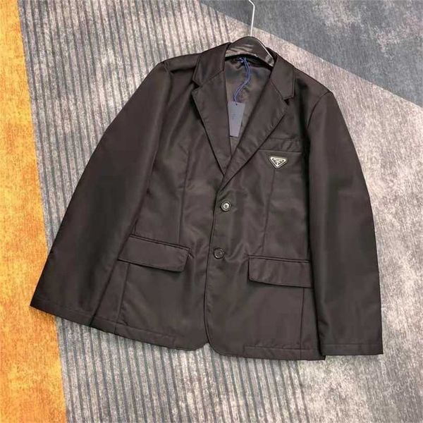 

22% off family early autumn new classic nylon triangle casual loose versatile suit coat, White;black