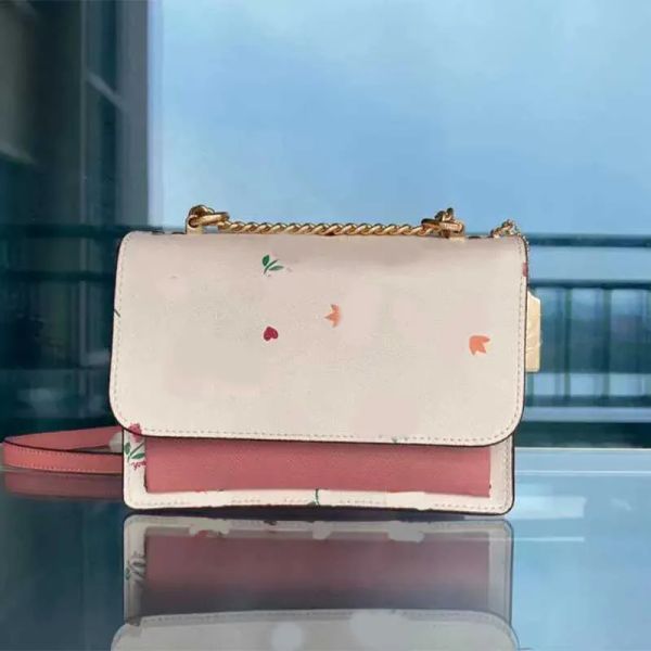 

2023 shoulder women's strawberry print organ bag leather chain messenger mini small square bag, Black;red