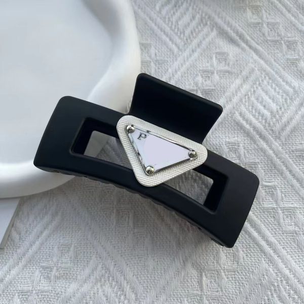 

luxury barrettes designer womens girls triangle p-letter hairpin high-quality brand classic versatile leisure hairclips black shark hairpin, Golden;silver