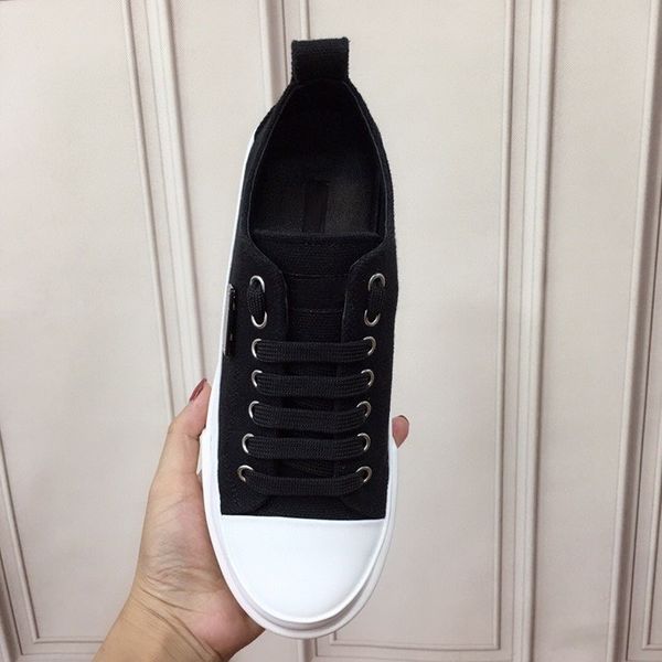 

r dunks running shoes womans fashion black white leather platform shoe massage outdoor air sports trainers breathable designer sneakers2023