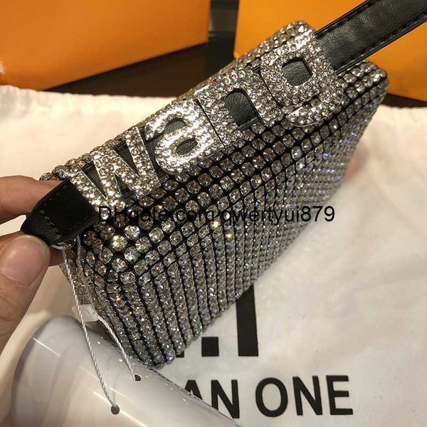 

qwertyui879 shoulder bags diamonds aw 2022 bag new women's leather chain inlaid with bright hand-held underarm women's bag designe
