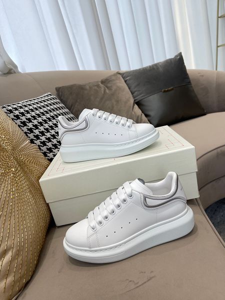 

designers oversized sneaker casual shoes men women leather lace up queen sneakers luxury white black velvet suede trainers jogging walking a