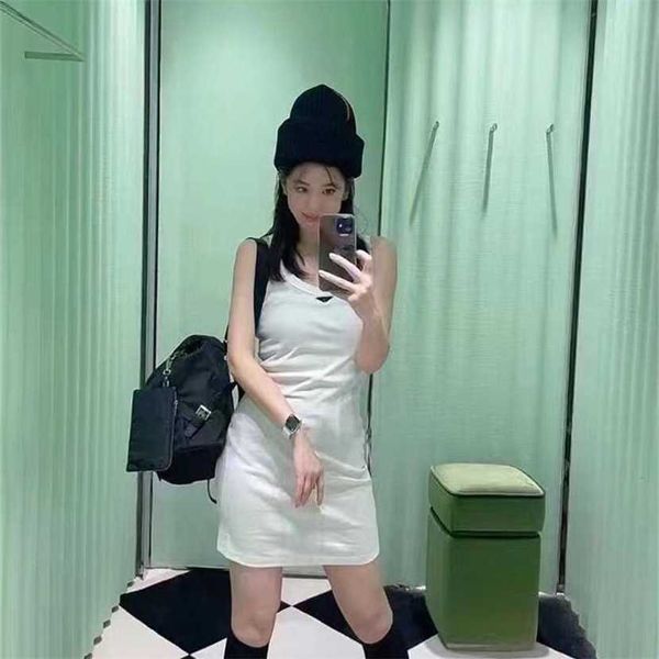 

24% off family wears spring/summer new fashion classic triangle metal rib waist wrap bottom versatile tank skirt, White