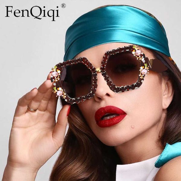

sunglasses stylish diamond blingbling sunglasses for mens women with bee 2022 luxury brand designer rhinestone sunglasseswomen j230422, White;black