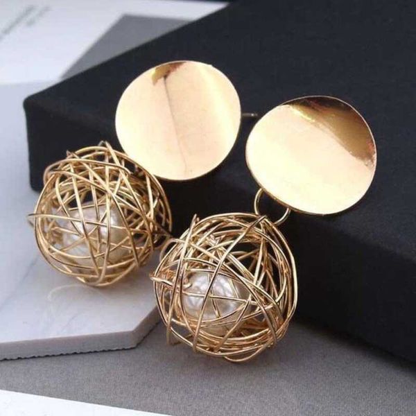 

charm charm women's temperament jewelry hollow hoop pearl stud earrings for women personality ear clip earrings anniversary gift w0422, Golden