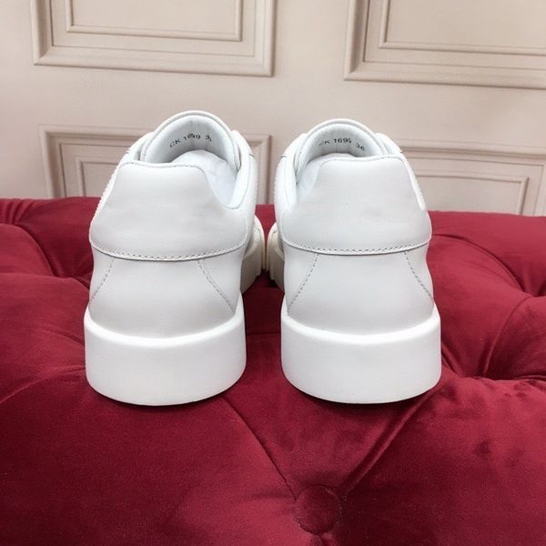 

2023designer dunks running shoes fashion black white leather platform shoes massage outdoor air sports trainers breathable designer sneakers