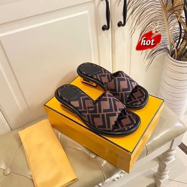 

sandal sandals luxurys baguette women fendyity designer leather slides square metal heels slipper sculptural med heel summer shoe 4 ipxc