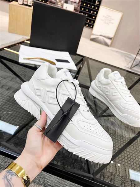 

cowhide roller shoes embossed stitching fashion men's sports