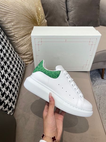 

2023 the new shoes casual sneakers sport skateboarding trainers punk rivets low leather skateboard studded trendy women 0418, Black
