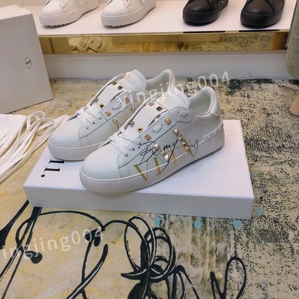 

2023 luxurys mens womens boots sneaker fashion casual shoes leather shoe walking mens sports trainers sneakers, Black
