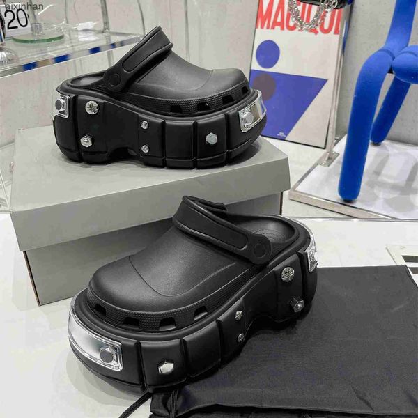 

2022 women men fashion triple s slippers flip flops hardcroc beach pool slides sandals sports punk style rubber rivet slide casual foam shoe, Black