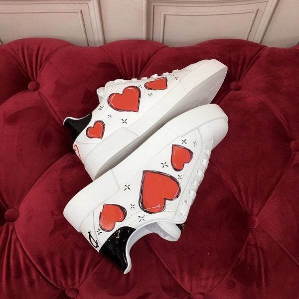 

new designer dunks running shoes fashion black white leather platform shoes massage outdoor air sports trainers breathable designer sneakers