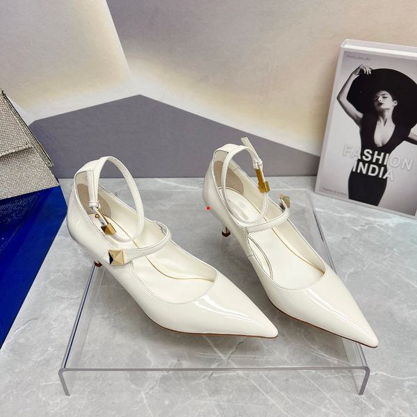 

2023 high-heeled shoes women 's single shoes new leather studded pointed with shallow heel fashionable temperament banquet ladies dress, Black