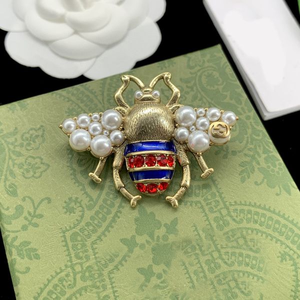 

bee brand double letter pin brooch geometric bronze sweater suit collar pin brooche fashion mens womens crystal rhinestone pearl brooch wedd, Gray