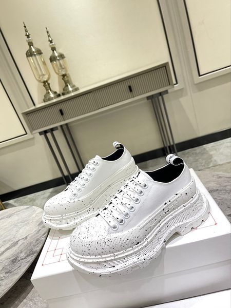 

2023 designer boots sneakers calfskin casual shoes reflective shoes vintage suede leather trainers all-match 0418, Black