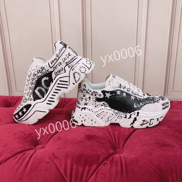 

2023women fashion quality dunks running shoes fashion black white leather platform shoes outdoor sports trainers breathable sneakers
