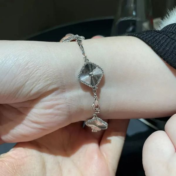 

fashion classic leaf clover charm bracelets elegant 5 flowers bracelet necklace for man woman chain wedding van bracelets necklaces france d, Golden;silver