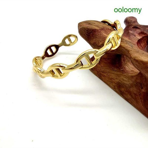 

hemres designer bracelet small cold wind pig nose bracelet with copper plated true gold simple style jewelry, Golden;silver