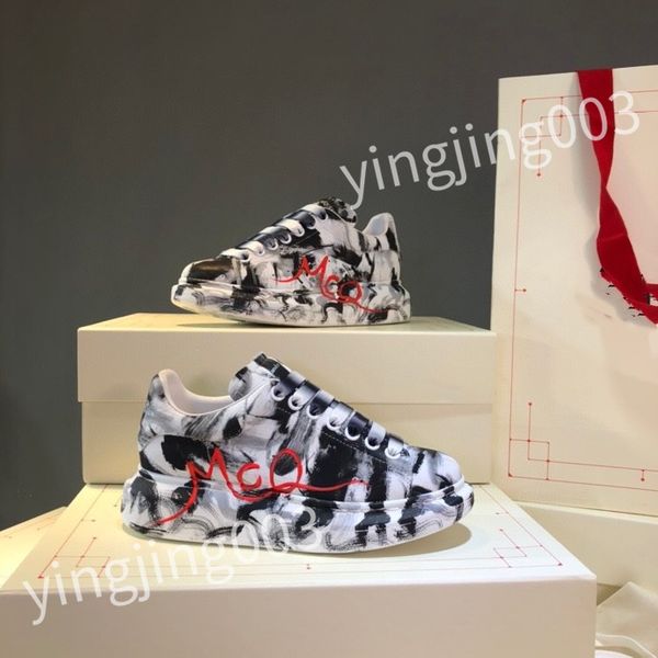 

2023 new luxurys excellent mens or womens shoes sneakers fashion trend casual versatile design couple models comfortable breathable, Black
