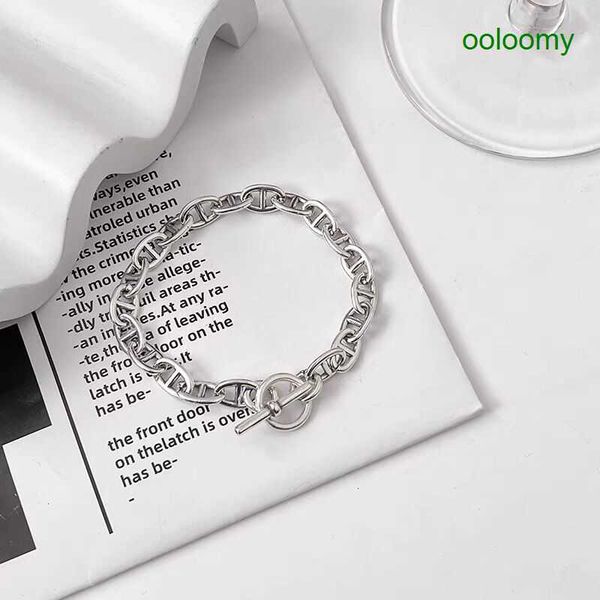 

hemres designer bracelet smooth pig nose bracelet with cool and powerful round ring buckle personalized fashion popular on the internet same, Black
