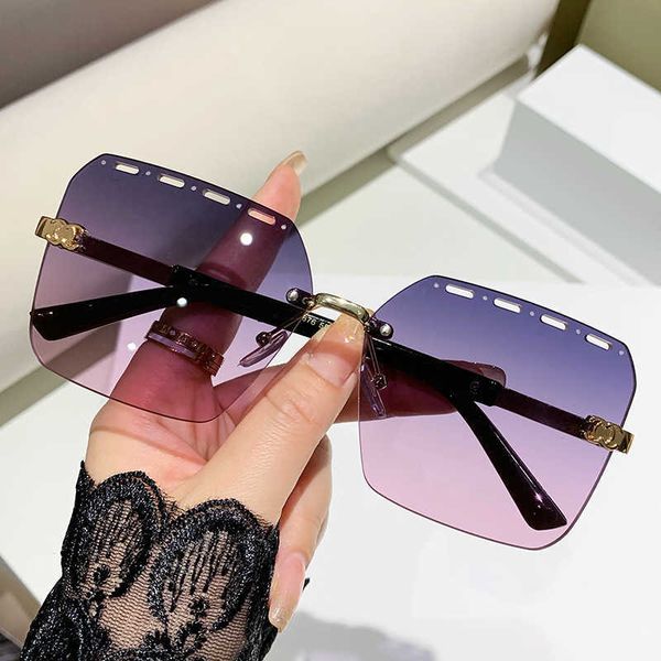 

fashion sunglasses frames new style anti ultraviolet gradual change sunscreen rimless driving high-end sunglasses for women, White;black