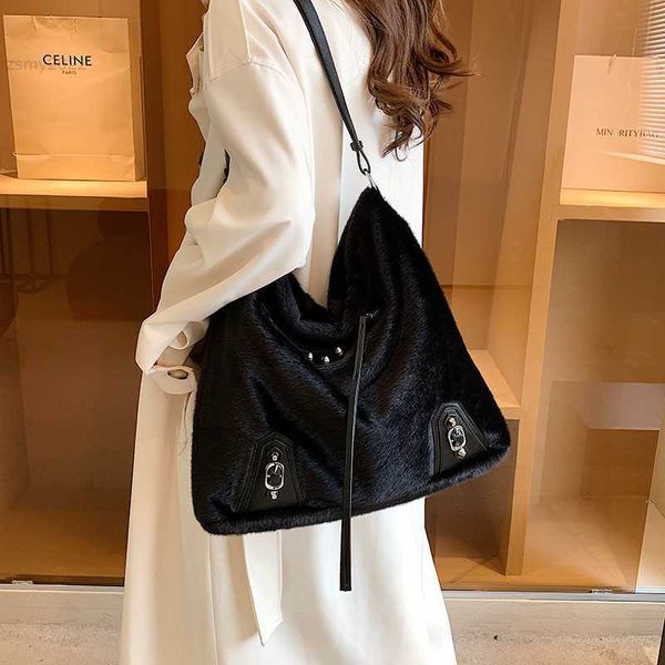 

totes brand tote bags for women fashion riveted shoulder bag winter plush purses and handbags designer messenger bag lady satchel