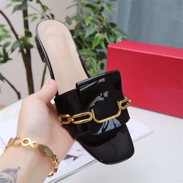 

fashion beach shoes 2023 valentinoity summer men's and women's cartoon shoes alphabet logo casual slippers 06-08