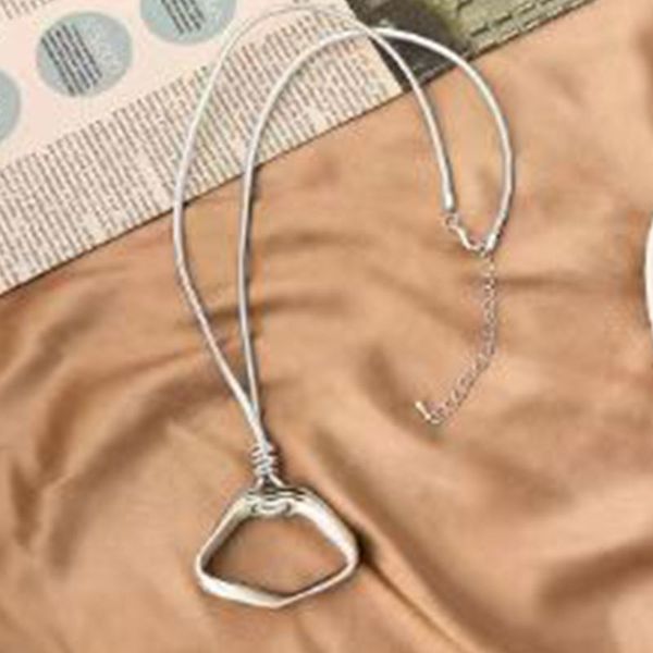 

necklace fashion senior personality neck ornaments, simple design, Golden