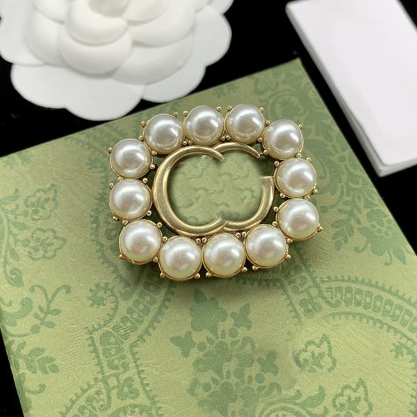 

vintage brass pearl brooch 18k gold plated inlay crystal rhinestone jewelry brooch charm pearl pin marry wedding party gift accessorie, Gray