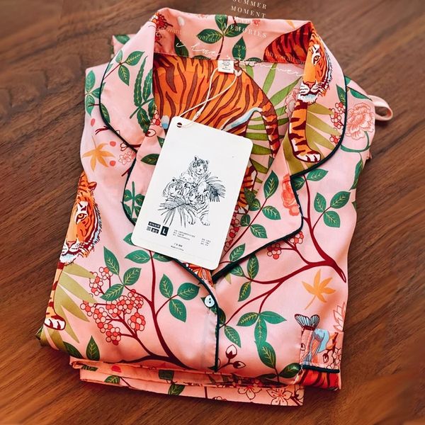 

pyjamas jungle tiger imitation silk pajamas women's pink long sleeve trauthers women's two piece pajamas 230425, Red;black