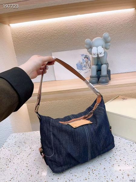 

luxurys designer bagsfashion denim flap shoulder bag women crossbody totes backpack purse handbags seam leather ladies metal chains clamshel