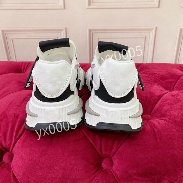 

quality designer boots womens men same model running shoes breathable technology mesh stylish classic black sneaker comfortable