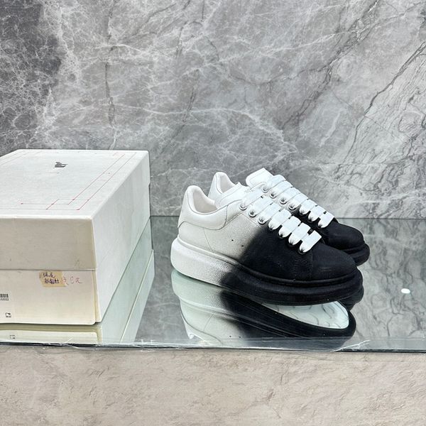 

luxury designer casual shoes embossed sneaker white black mens sneakers women trainers 0418