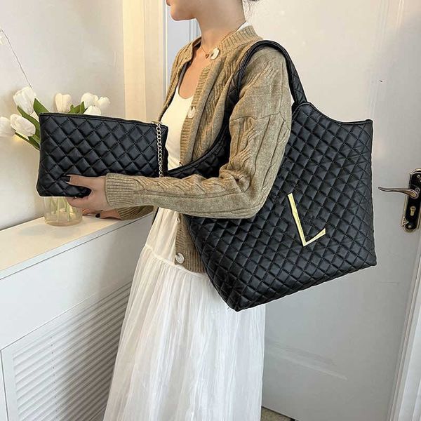 

fashion women's bag new shoulder bag large capacity shopping high-quality commuting black underarm bag classic omni-match tote bag