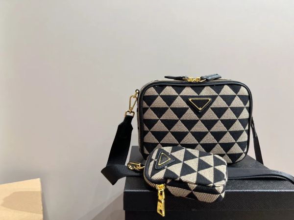

classic prad camera bag single shoulder bag women's diamond checker canvas bag zipper opening large capacity mother bag designer luxury